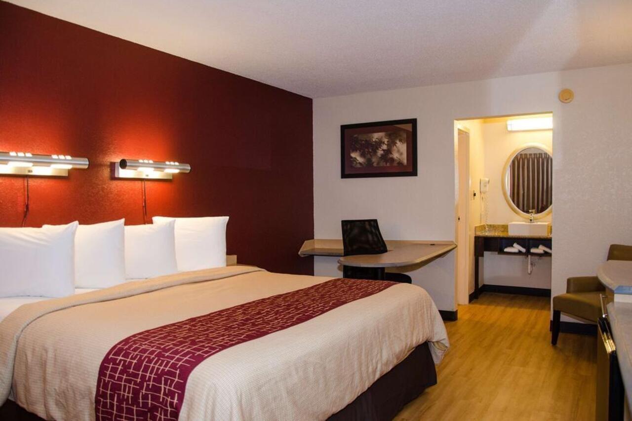 Red Roof Inn Γουίλιαμσμπεργκ Εξωτερικό φωτογραφία