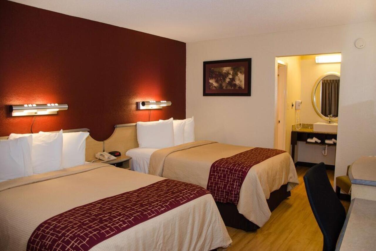 Red Roof Inn Γουίλιαμσμπεργκ Εξωτερικό φωτογραφία