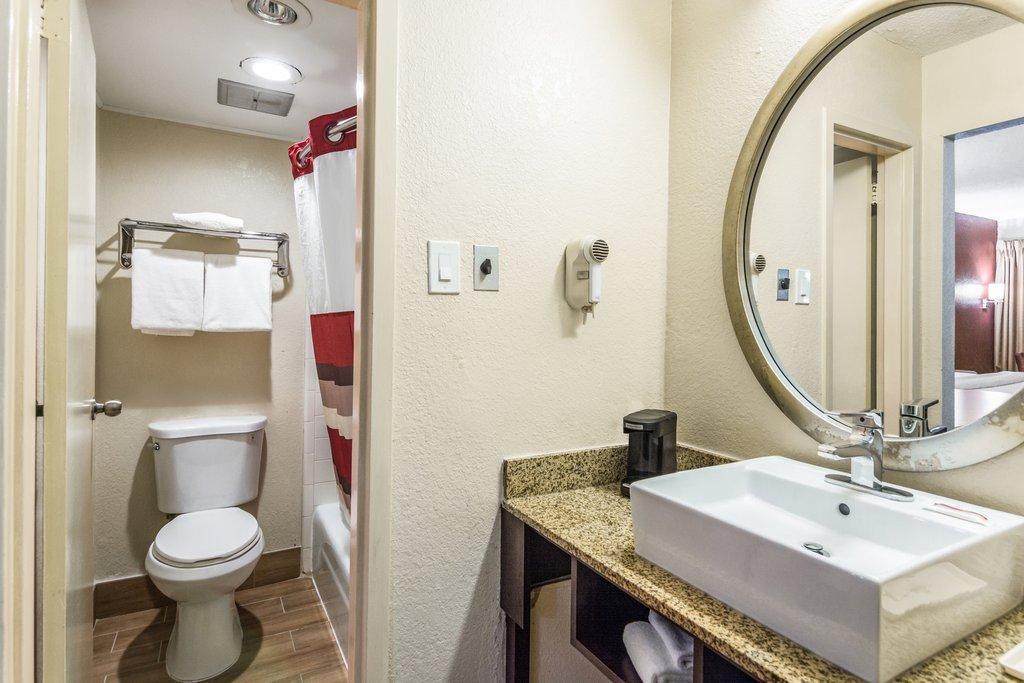 Red Roof Inn Γουίλιαμσμπεργκ Εξωτερικό φωτογραφία