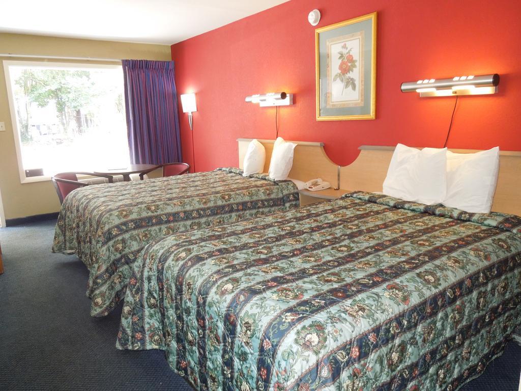 Red Roof Inn Γουίλιαμσμπεργκ Δωμάτιο φωτογραφία